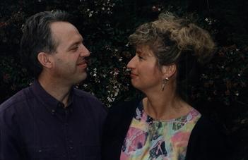 Paul Mitchell (links) met Alida Bos (rechts)